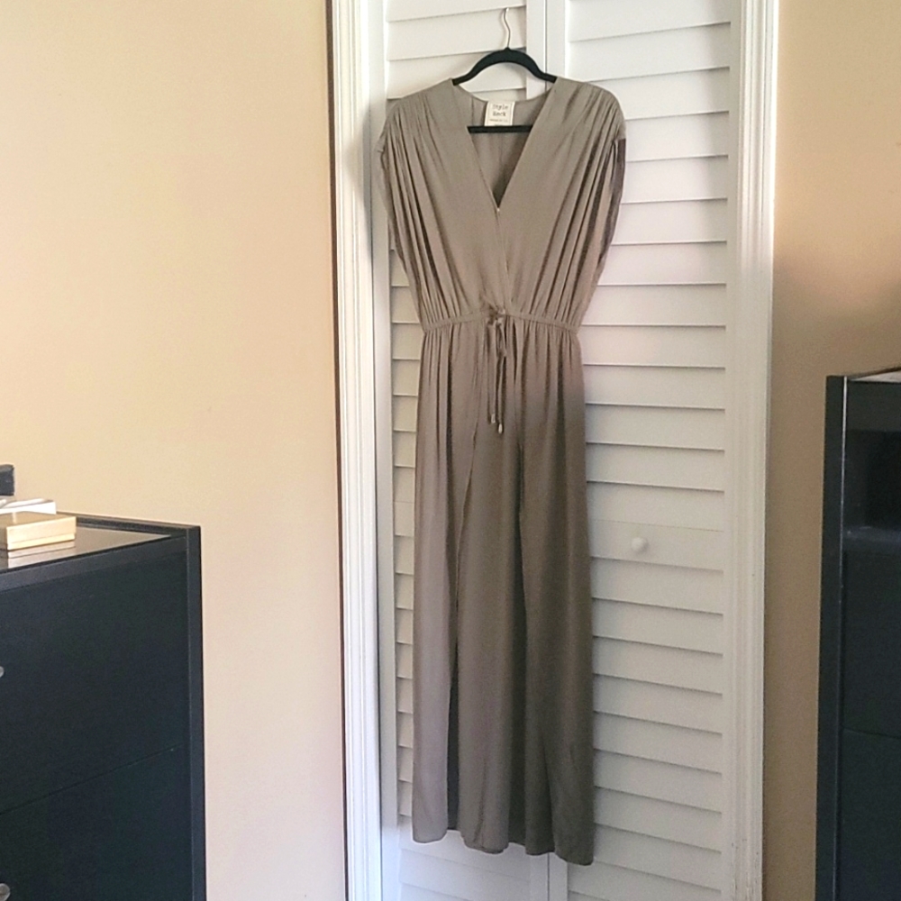 Gently Used Style Rack Double Slit Dress Size M